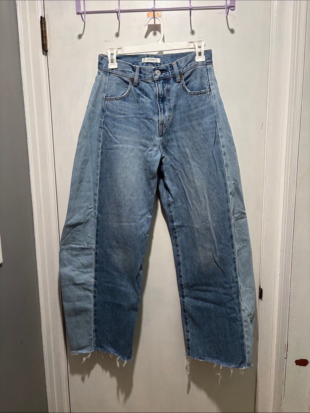 MOUSSY barrel leg horseshoe jeans two tone size 27